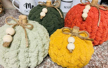 10/11/25  3 CHUNKY KNIT PUMPKIN WORKSHOP 6:00pm (Owensboro)