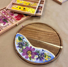 05/03/2025 PRESSED FLOWER RESIN TRAY (2:pm) (Owensboro)
